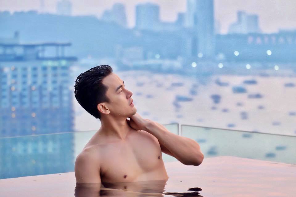 แซ่บมาก นัท ณัฐพงศ์ ในชุดว่ายน้ำ