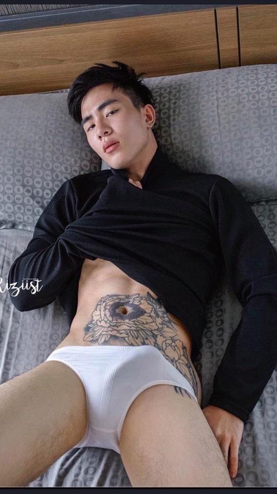 หนุ่มหล่อขึ้นปก 35