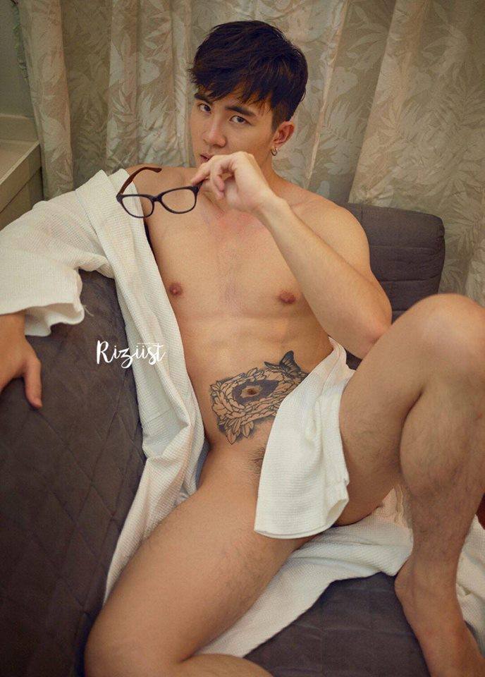 หนุ่มหล่อขึ้นปก 35