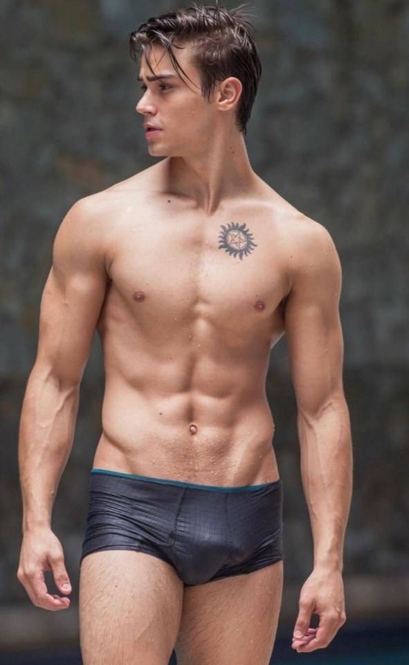 hot male 513 (18+)