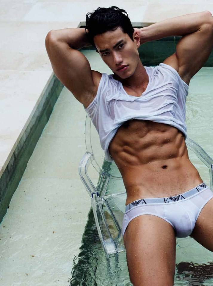 hot male 513 (18+)