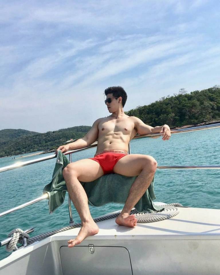 hot male 514 (18+)