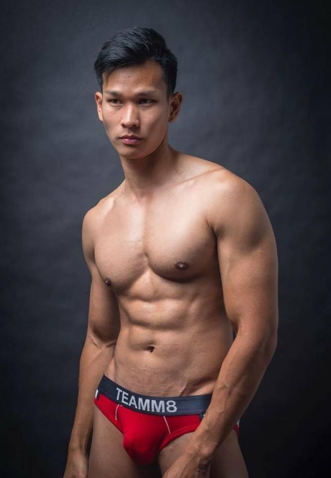 hot male 516 (18+)