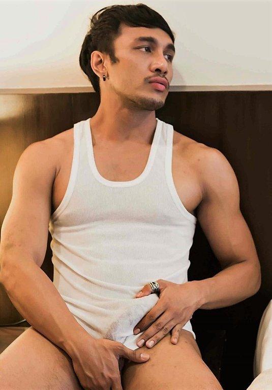 hot male 516 (18+)
