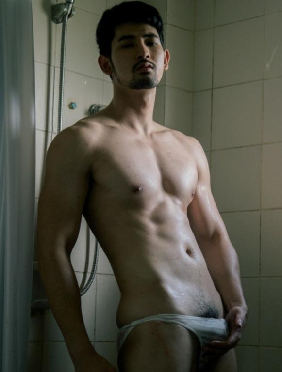 hot male 516 (18+)