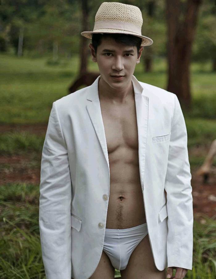 hot male 519 (18+)