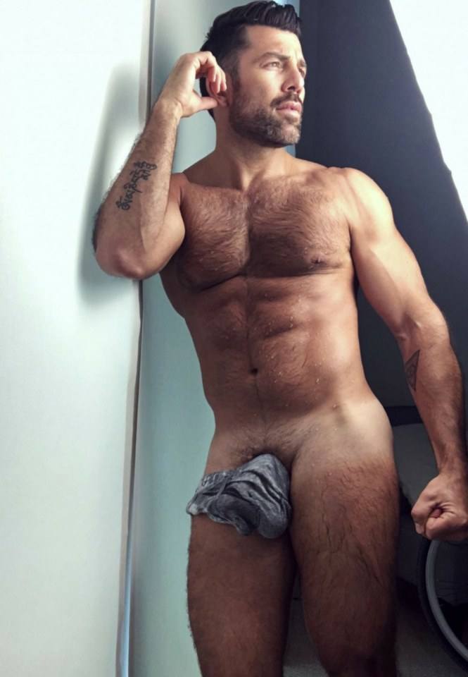 hot male 519 (18+)