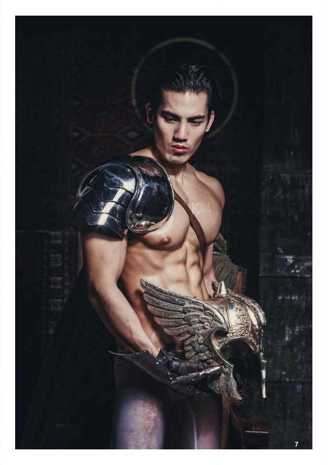 หนุ่มหล่อขึ้นปก 37