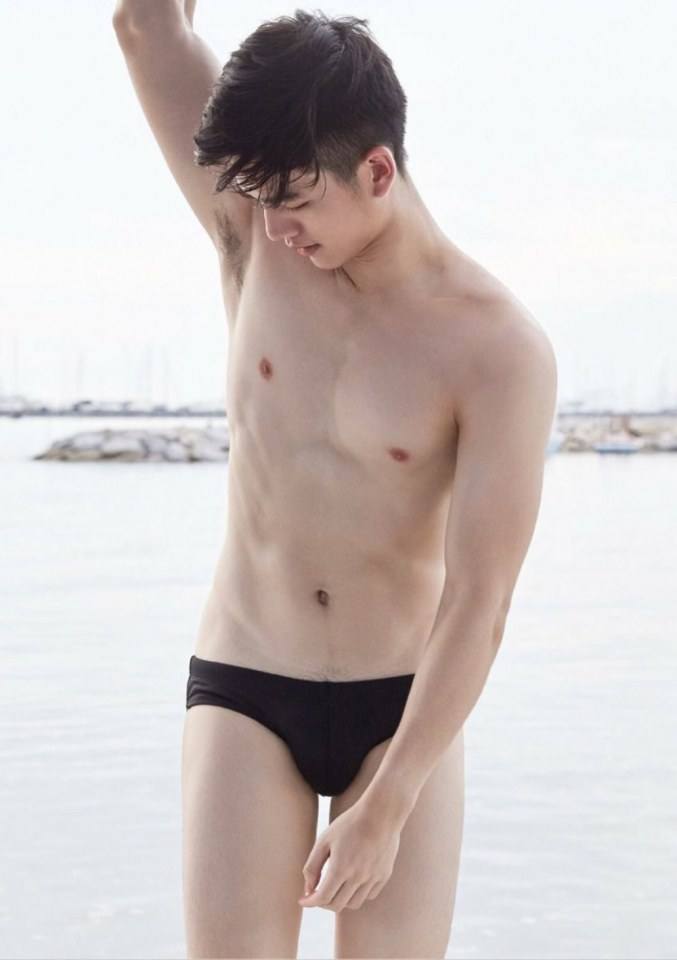 hot male 522 (18+)
