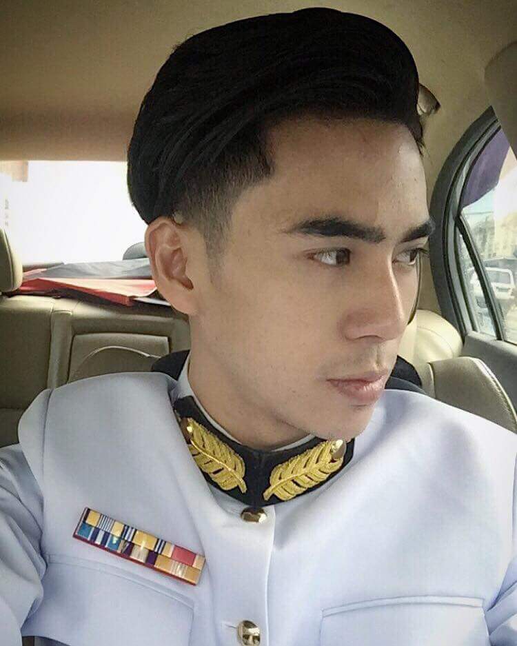 ลุคนี้ เคนพอร์ช หล่อ ดูดีมาก