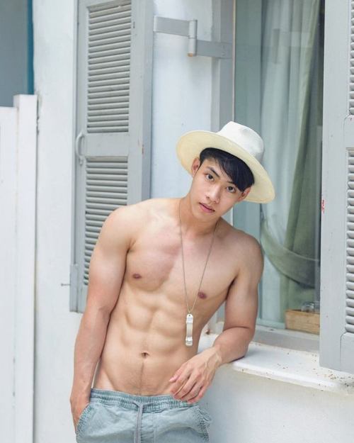 ถอดโชว์เรือนร่าง 2138