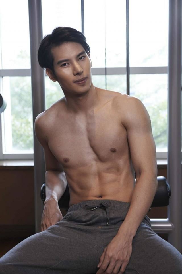 ถอดโชว์เรือนร่าง 2138