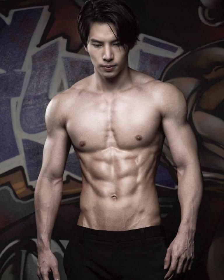 ถอดโชว์เรือนร่าง 2138