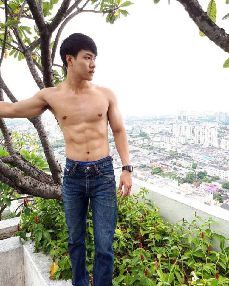 ถอดโชว์เรือนร่าง 2138