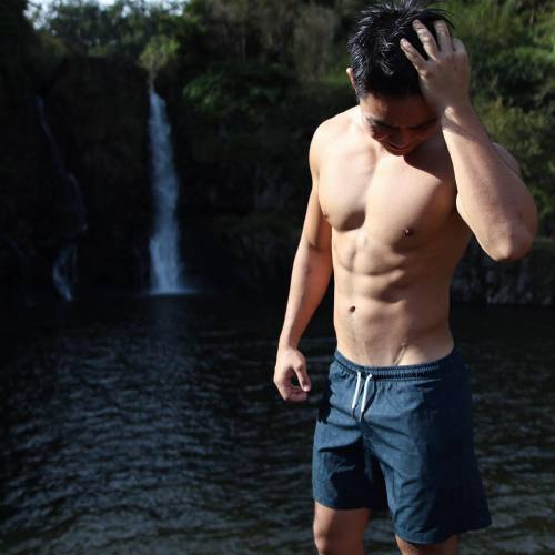 ถอดโชว์เรือนร่าง 2150