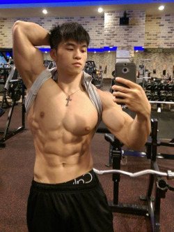 ถอดโชว์เรือนร่าง 2151