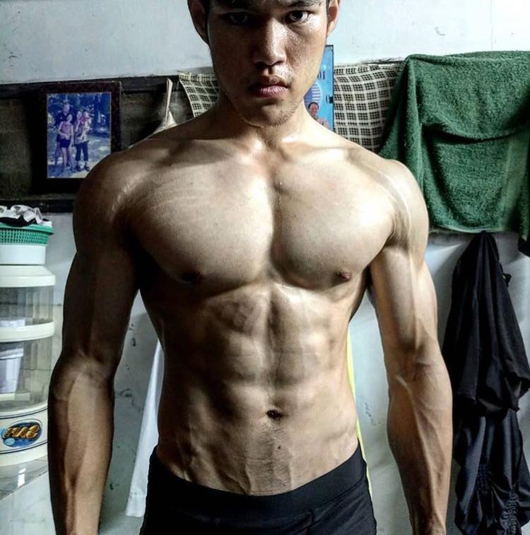 ส่องนายแบบ ๑๐