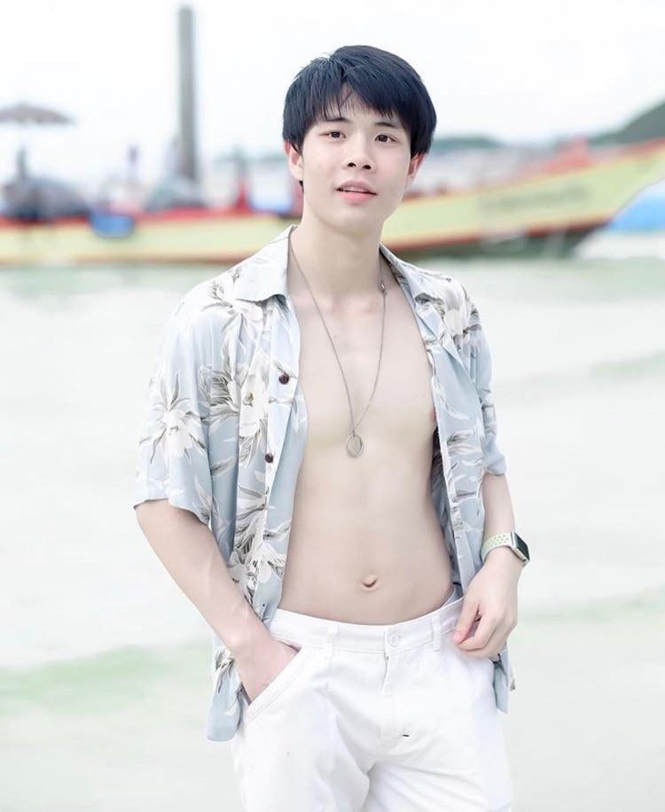 กรุบกริบ ครองโลก(&hearts;&epsilon; &hearts; )♡ 100