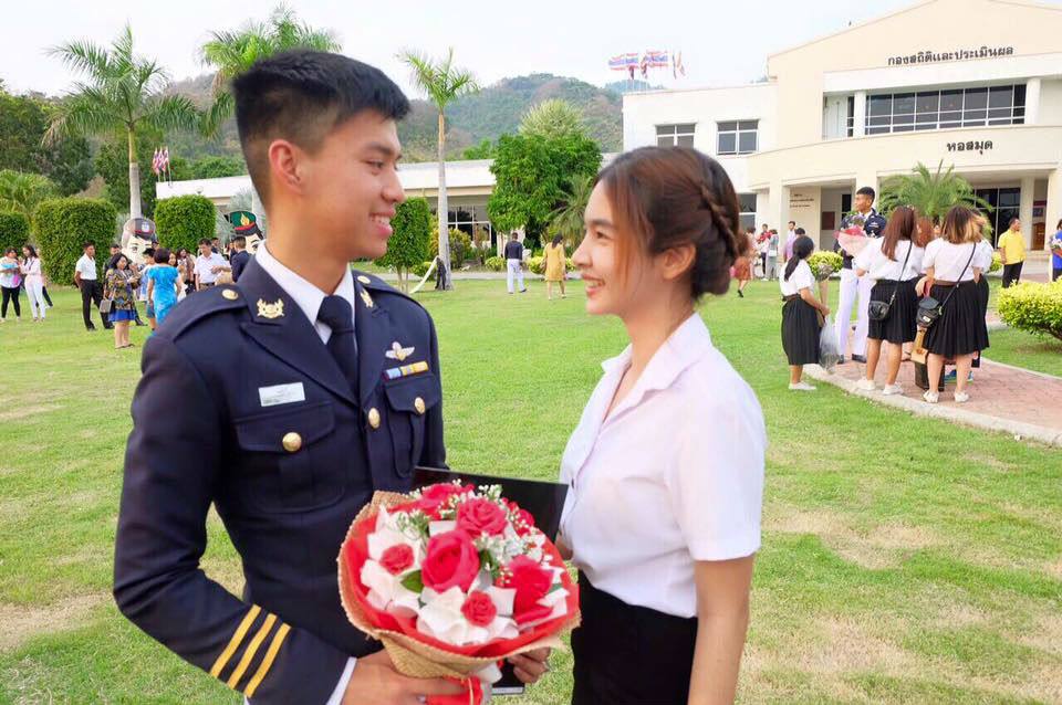 ทหารหล่อ