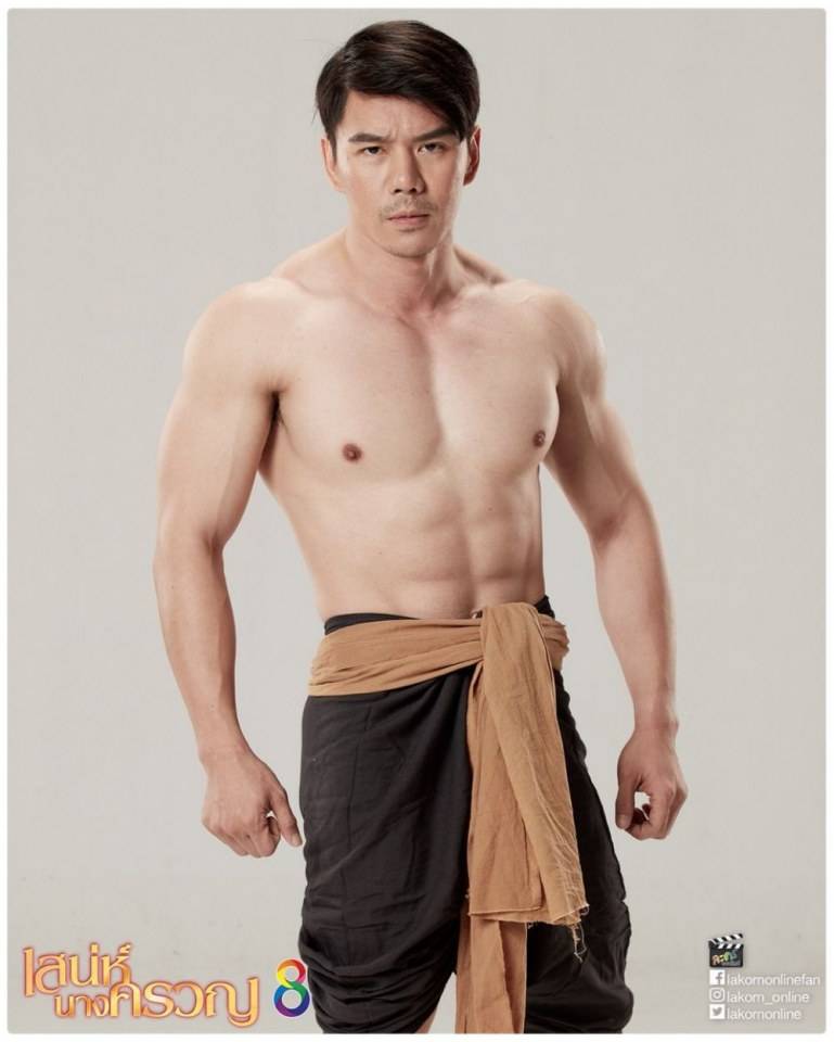 ดูดนมดารา