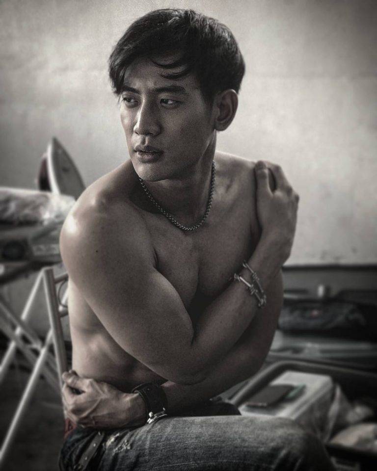 ดูดนมดารา