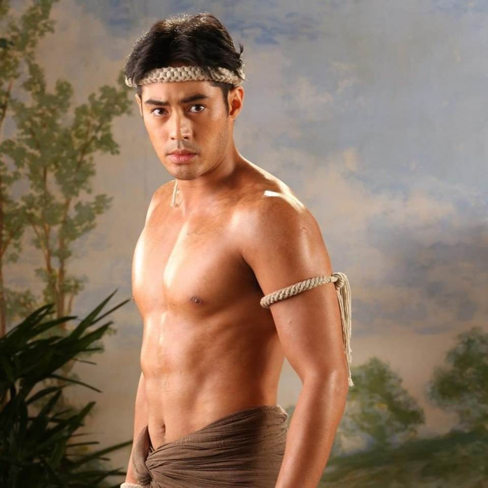 ดูดนมดารา