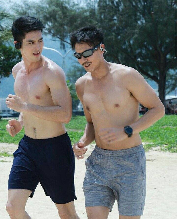 ดูดนมดารา