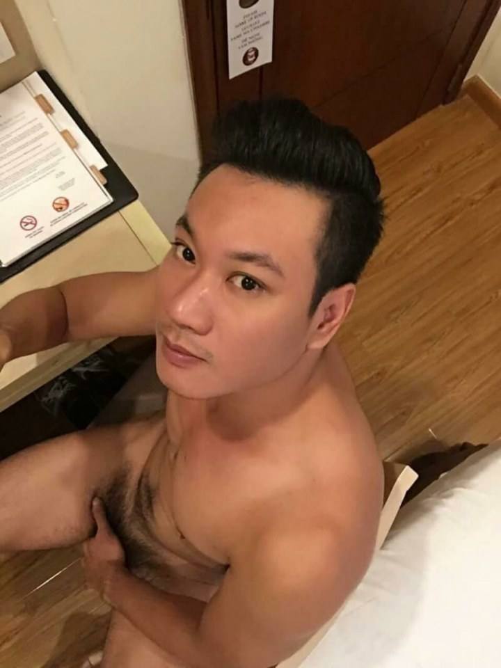 hot male 524 (18+)
