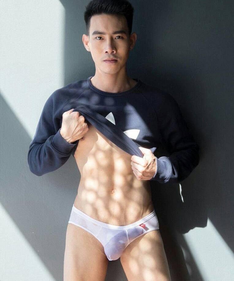 hot male 525 (18+)