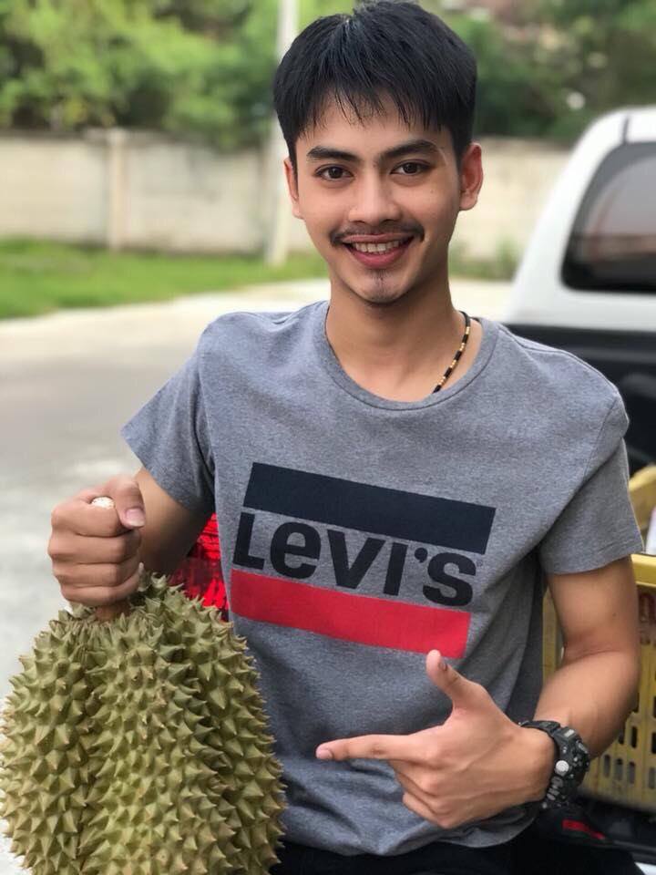หนุ่มๆ น่ารัก