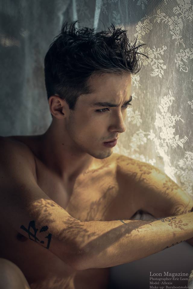 หนุ่มหล่อขึ้นปก 40