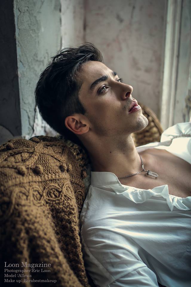 หนุ่มหล่อขึ้นปก 40