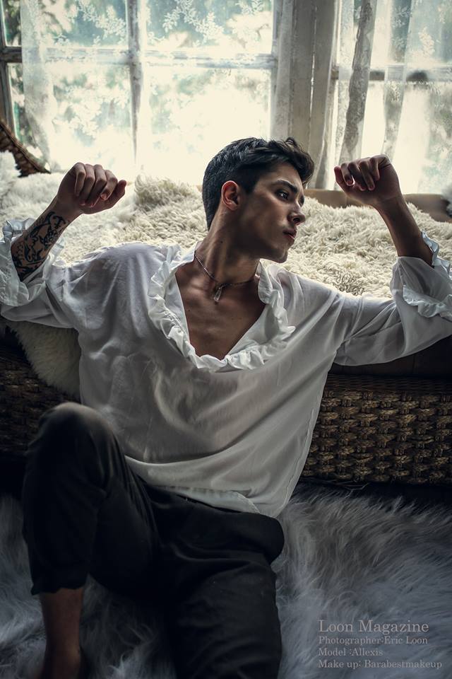หนุ่มหล่อขึ้นปก 40