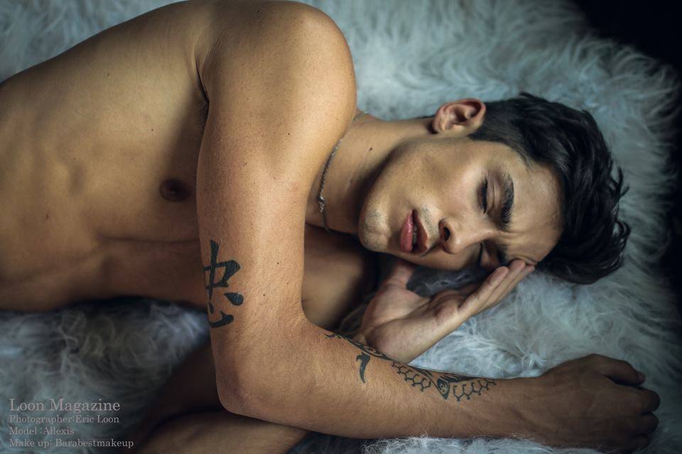 หนุ่มหล่อขึ้นปก 40