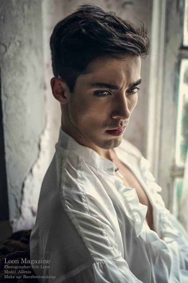 หนุ่มหล่อขึ้นปก 40