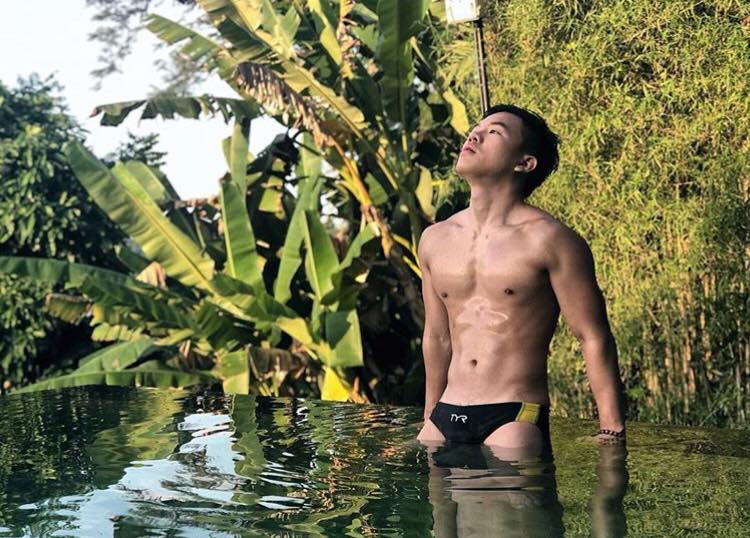 หนุ่มหล่อขึ้นปก 41