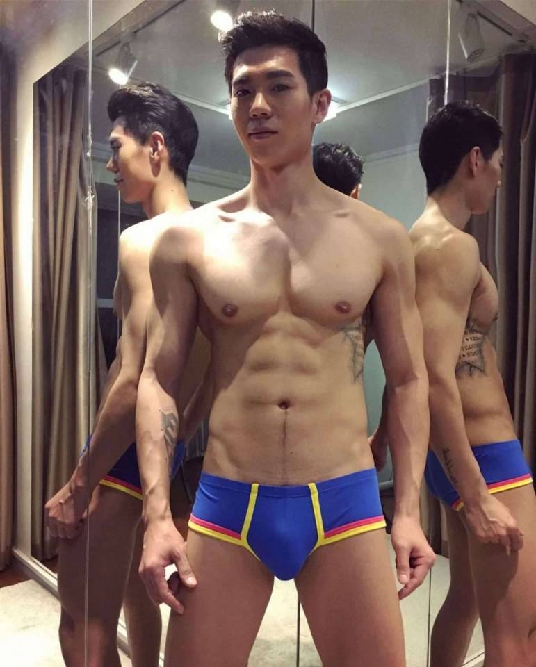 Hot guy in underwear 327