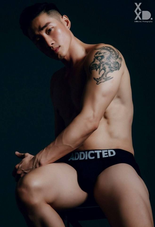 Hot guy in underwear 327