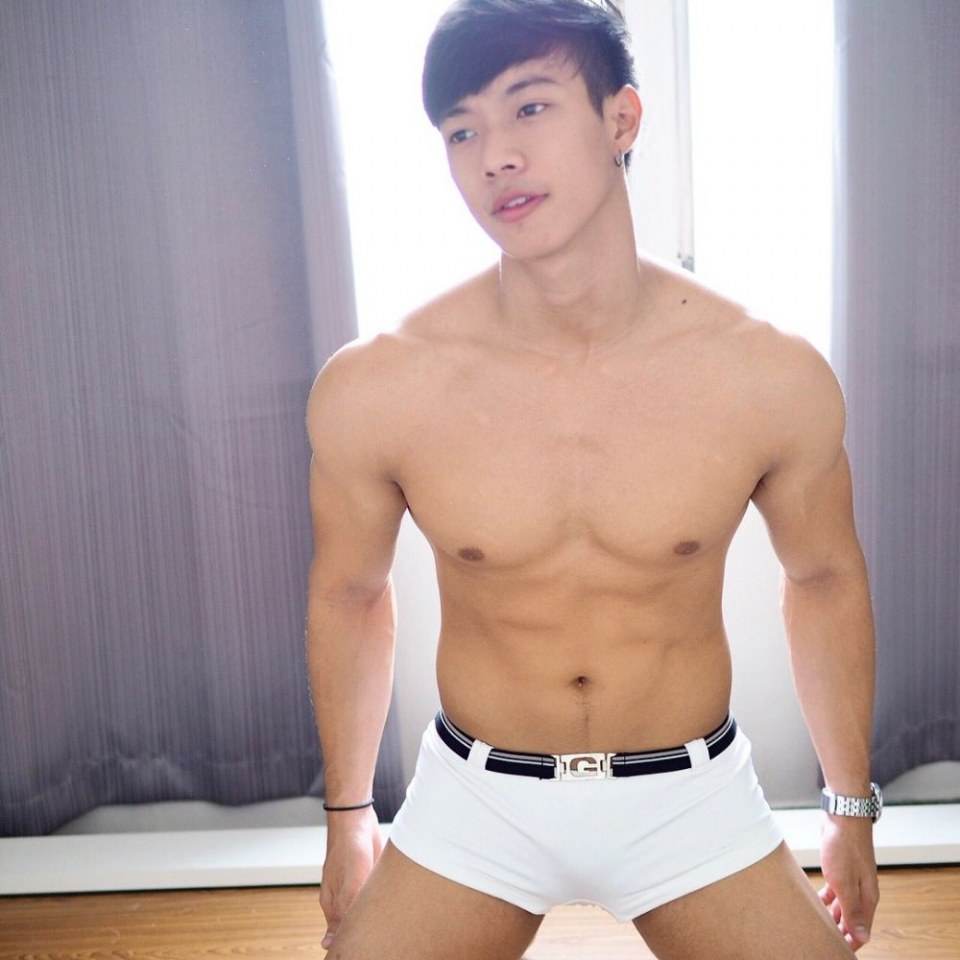 Hot guy in underwear 327