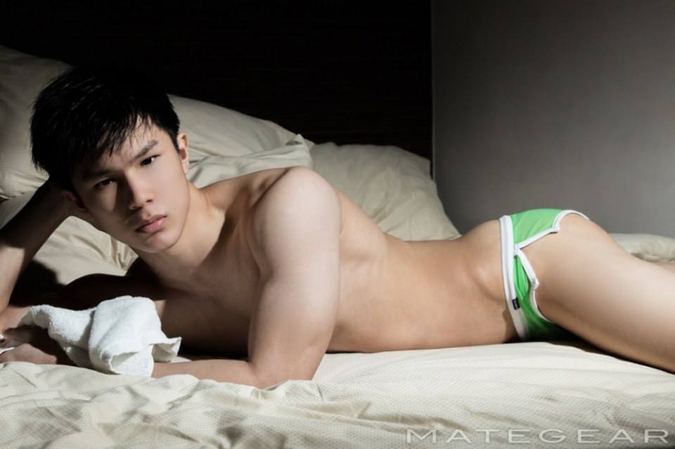Hot guy in underwear 327