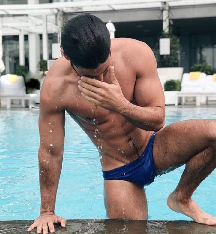hot male 528 (18+)