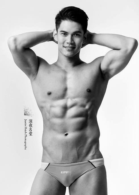 hot male 528 (18+)