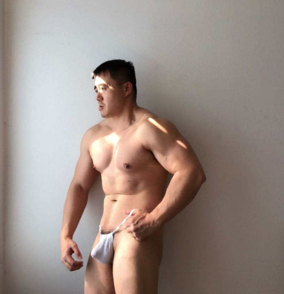 hot male 530 (18+)