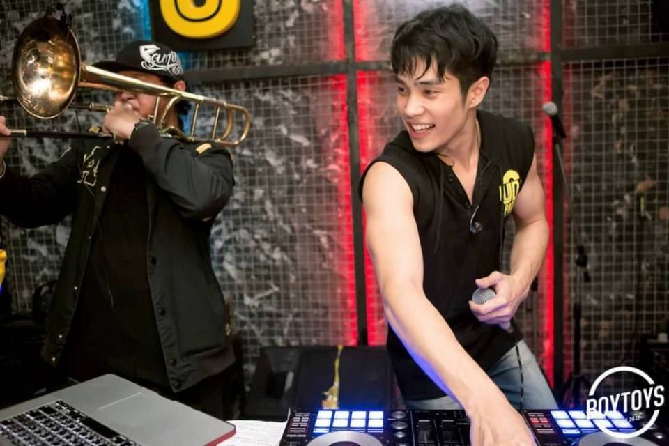 แพ้รอยยิ้มกล้ามพี่ปูอ่าาา