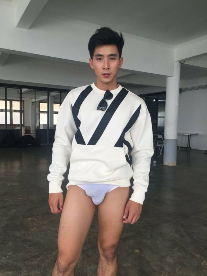 hot male 534 (18+)