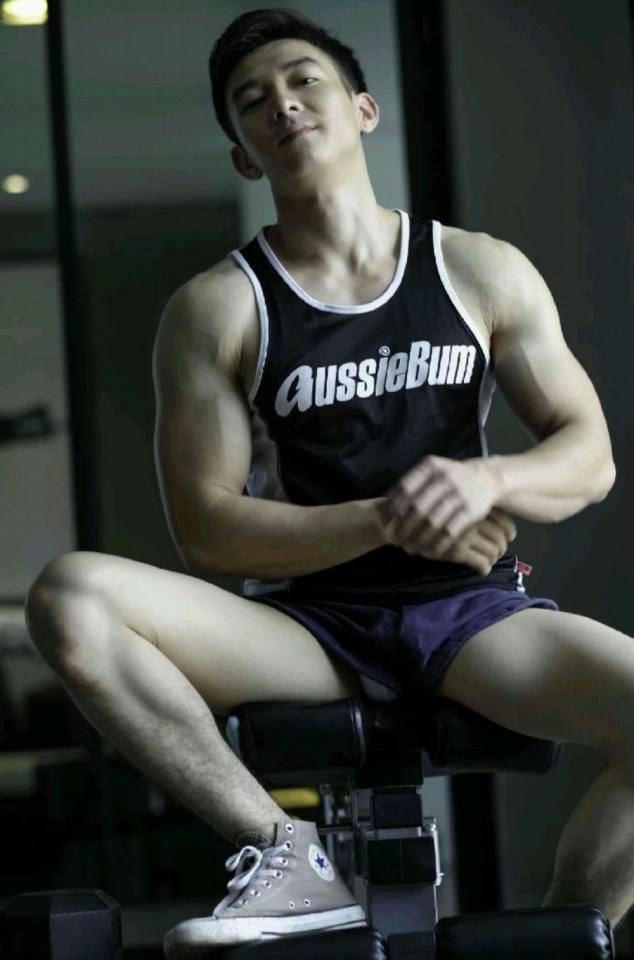 hot male 534 (18+)