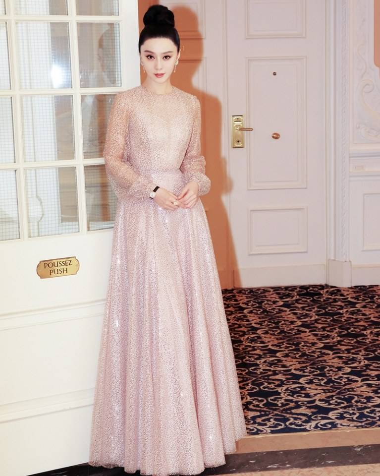 Fan Bingbing สวย แพง เบาๆ จิกกล้องแตก @งานกาล่าดินเนอร์ ณ เมืองคานส์ 2018