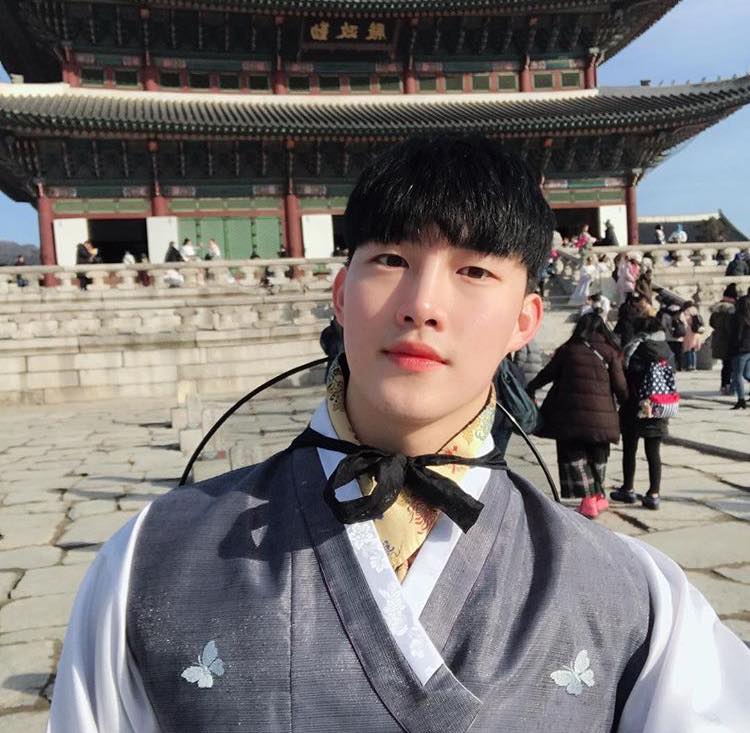 พี่เกาหุ่นน่าซบ ๘