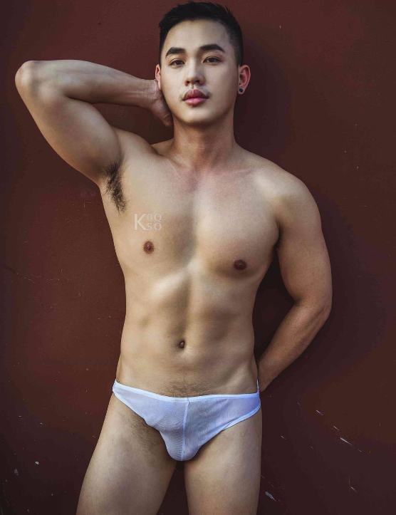 hot male 538 (18+)