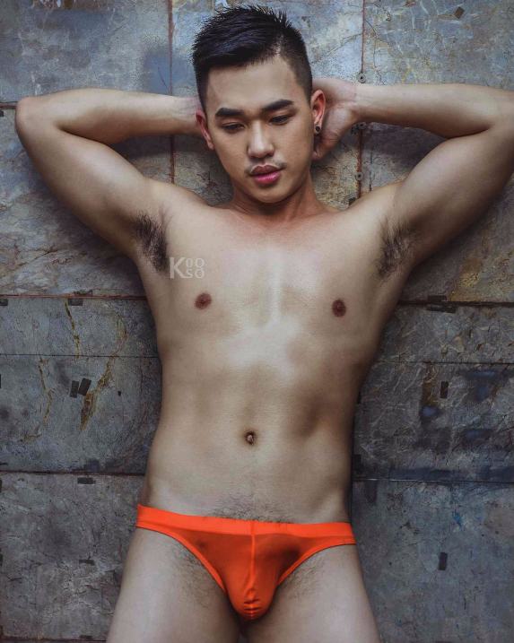 hot male 538 (18+)